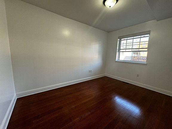 3rd image of 1188 Fairfax Ave #1
