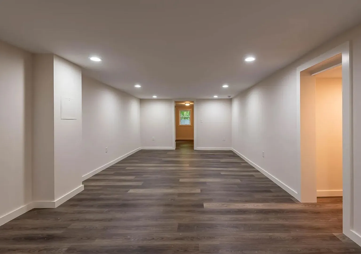 Totally renovated east-side location 4BR 3BA! — Photo 3