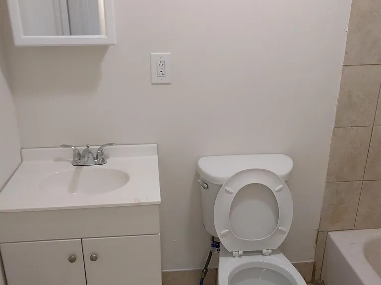 6012 Irving St #2 — Photo 14