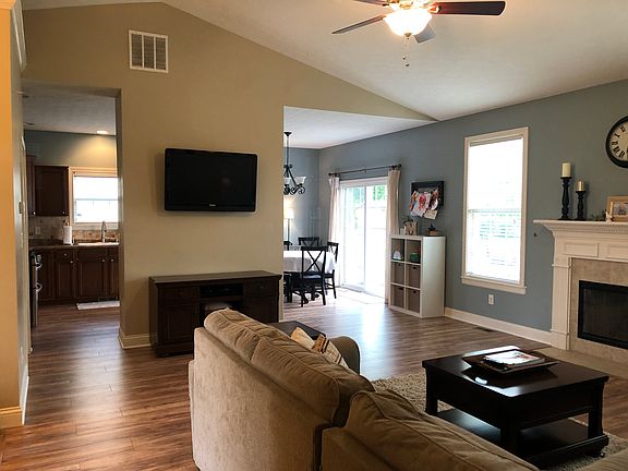 4th image of 3920 Regal Valley Dr