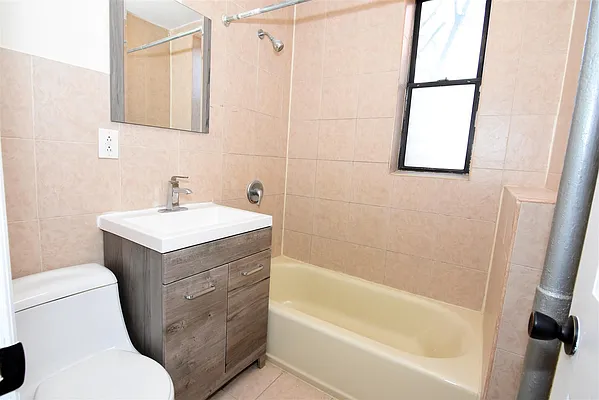 Rented by Web Realty Group Inc | media 3