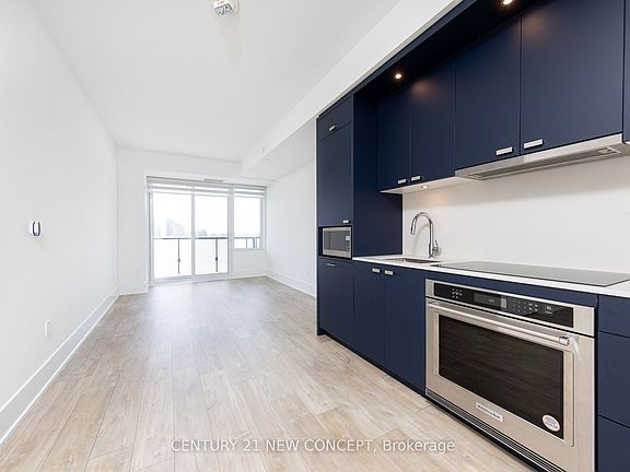 3rd image of 480 Front St W #1717