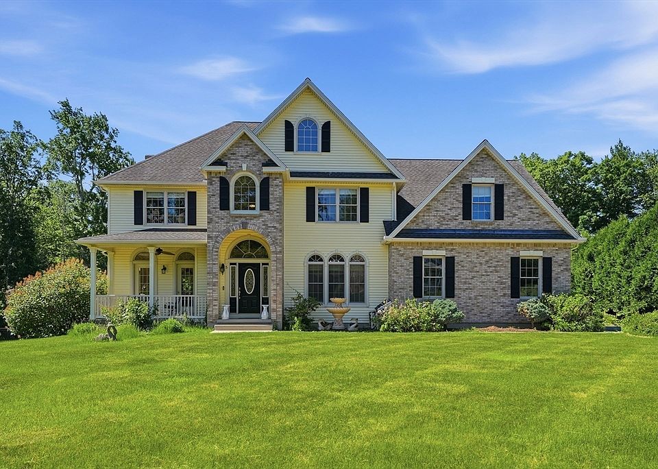 1st image of 5 Gableview Ln
