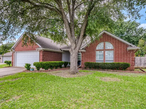 115 King Arthur Ct, Weatherford, TX 76086