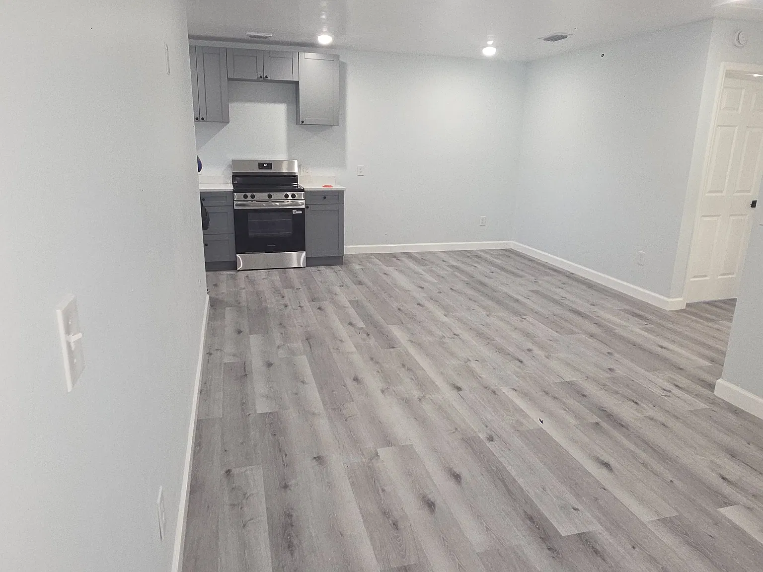 2 bed, 750 sqft, $1,200 — Photo 3