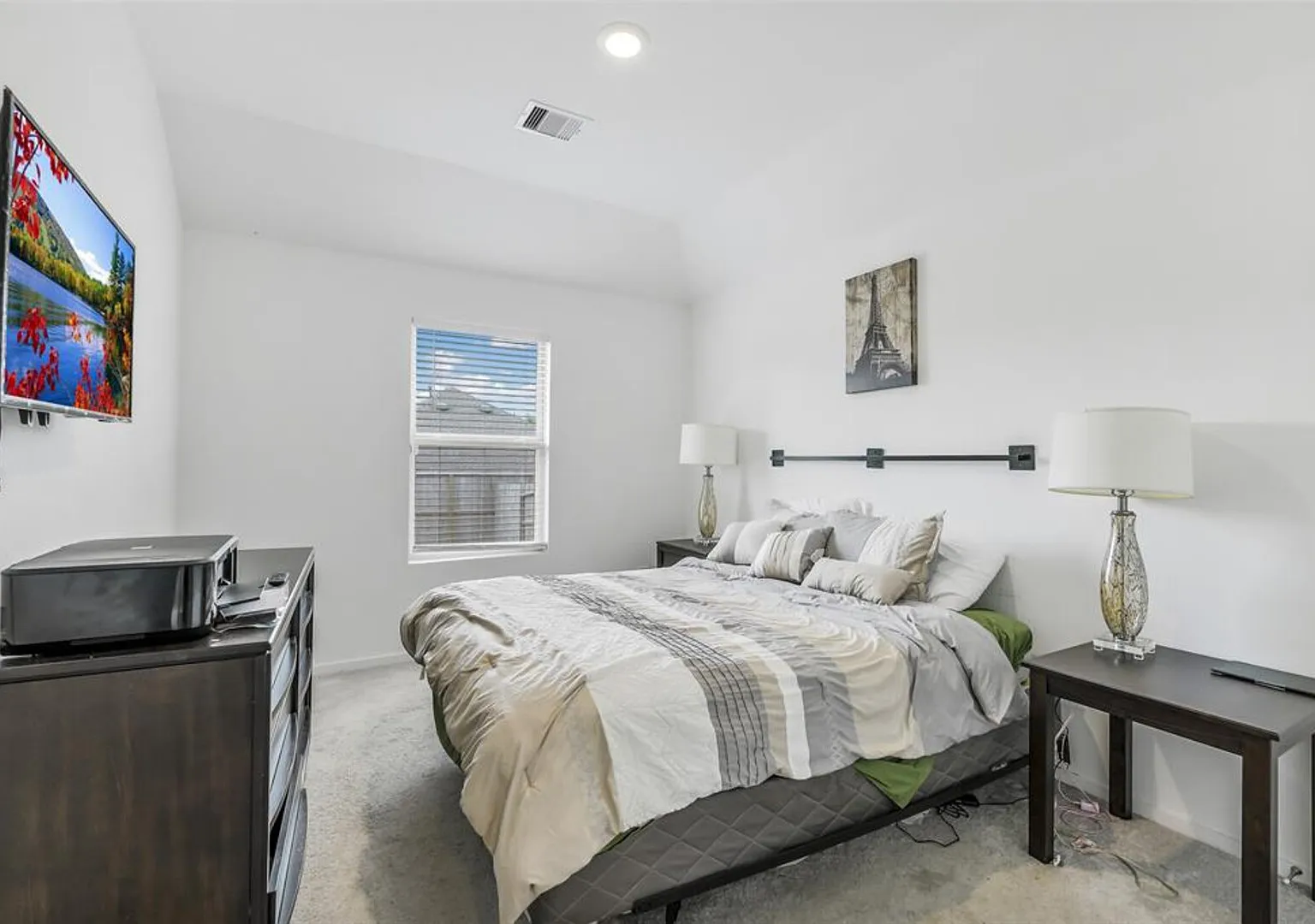 New Luxury Smart Home — Photo 3