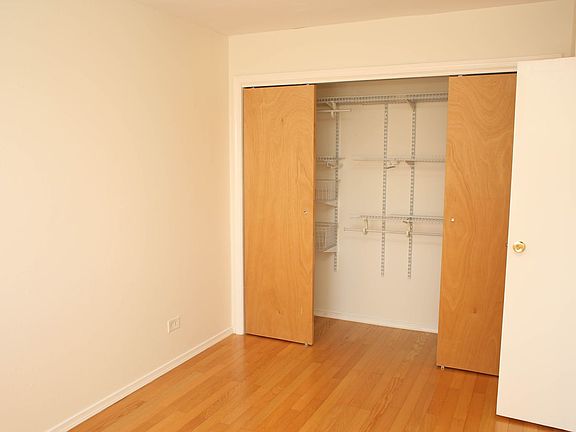 3rd image of 1800 Jefferson Park Ave APT 909