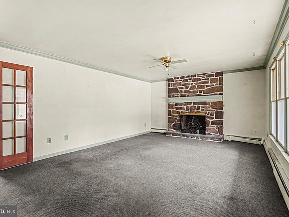 4th image of 1545 Oak Ln