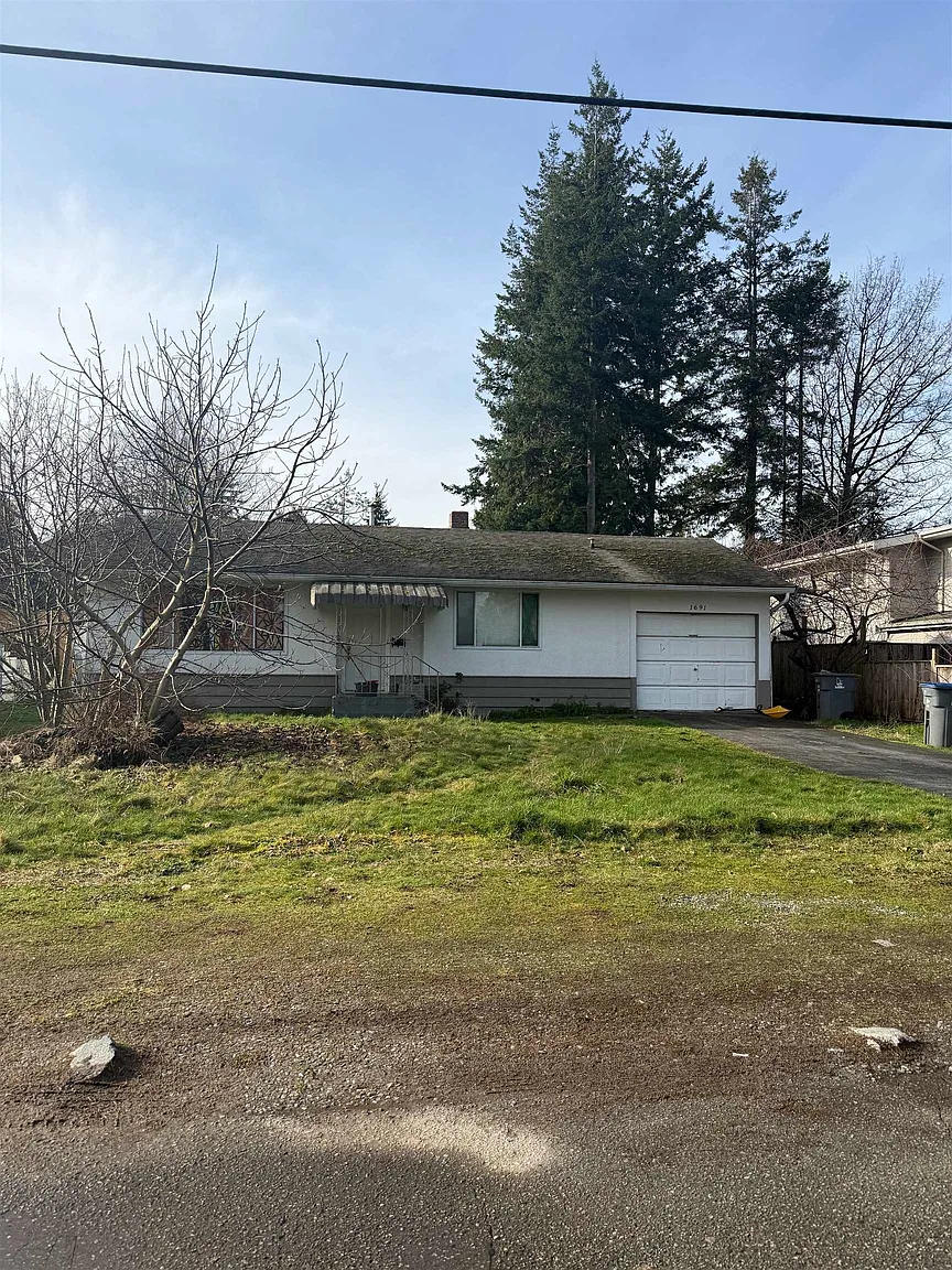 1691 157th St photo 1