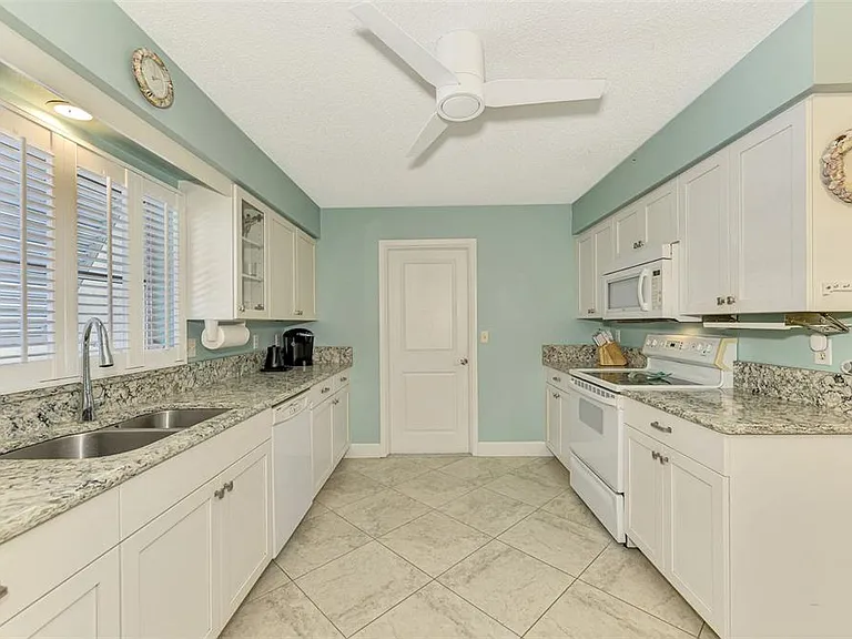 2643 Lear Rd — Photo 7