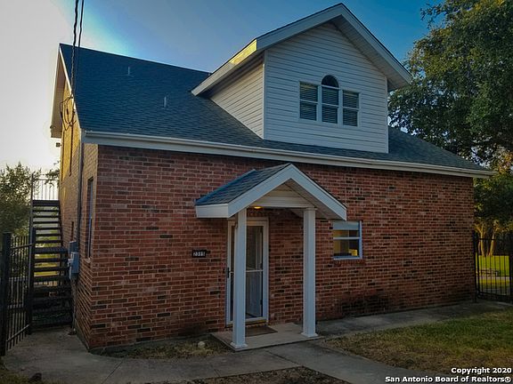 3rd image of 2315 Lakeview Dr