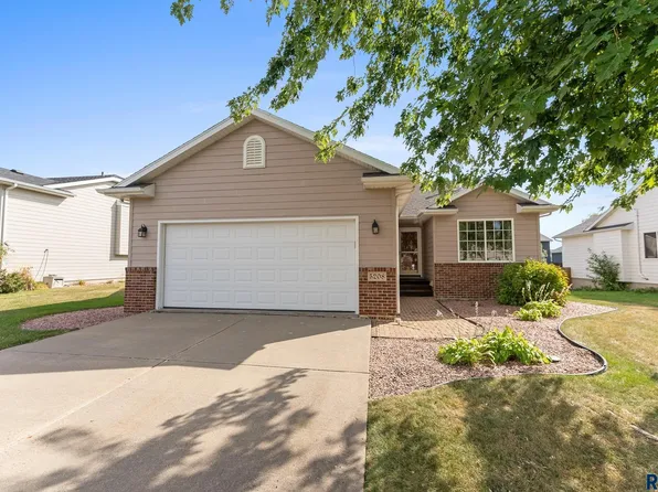 5208 S Mayo Ave, Sioux Falls, SD 57106