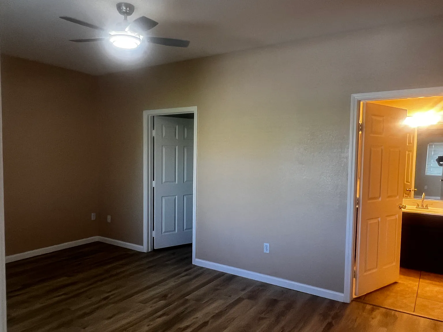2 bed, 1151 sqft, $1,795 — Photo 2