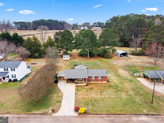 5th image of 75 Country View Dr