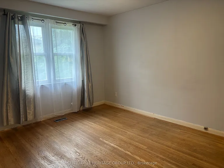 65 Cummer Ave — Photo 16