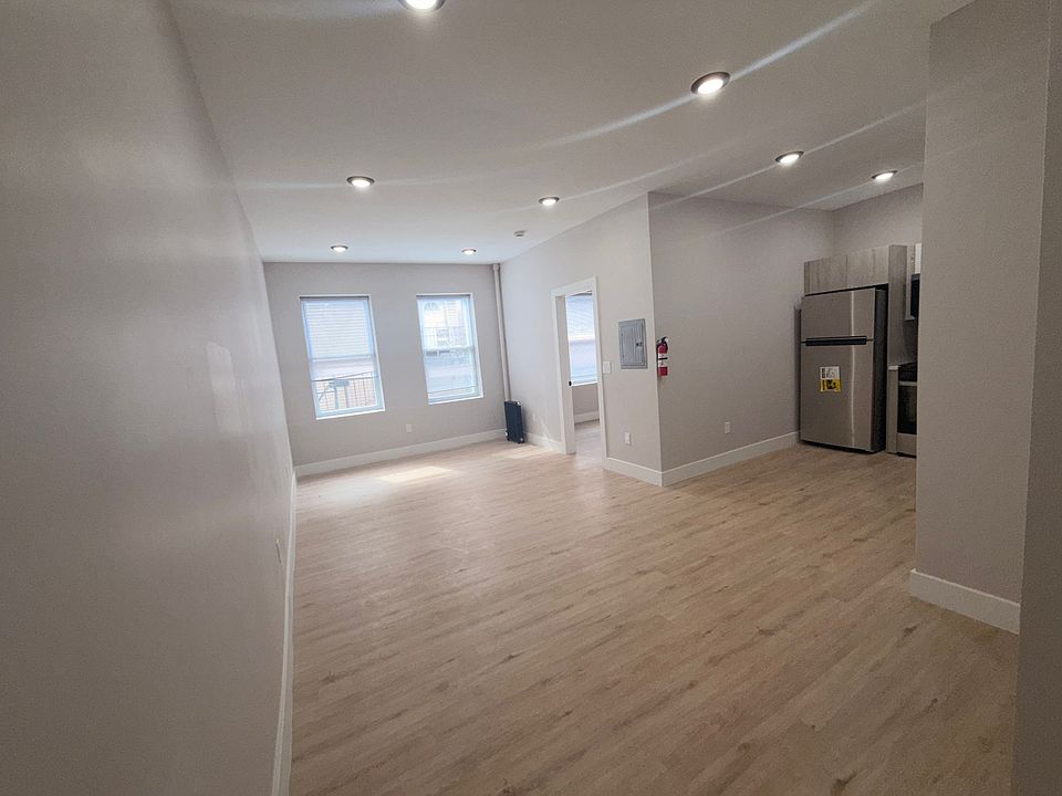 2nd image of 408 54th St #7