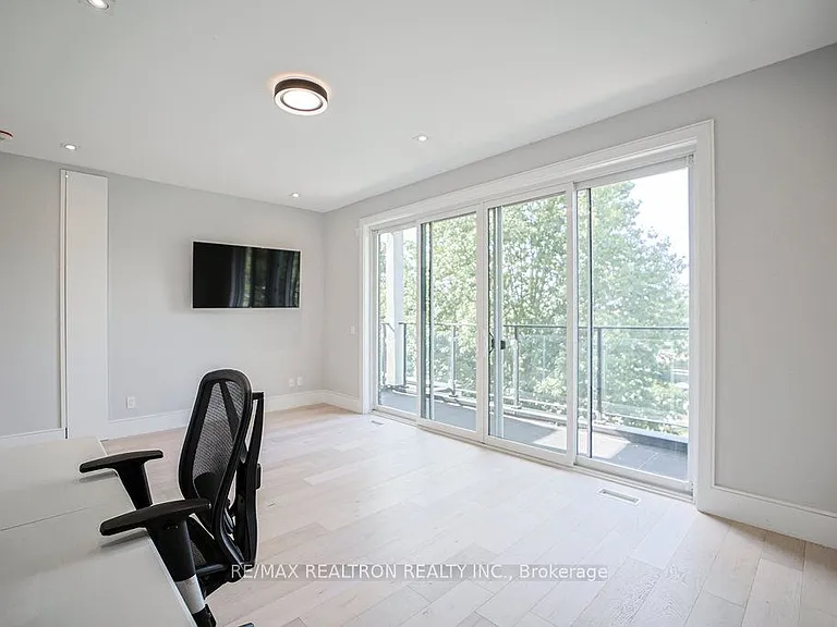 263 East Ave — Photo 20