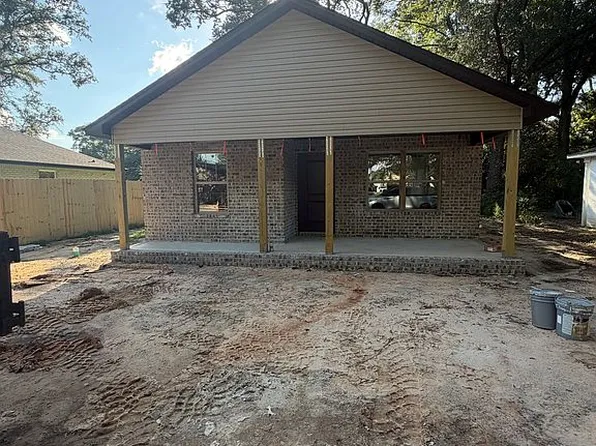 5829 Peachtree St, Milton, FL 32570