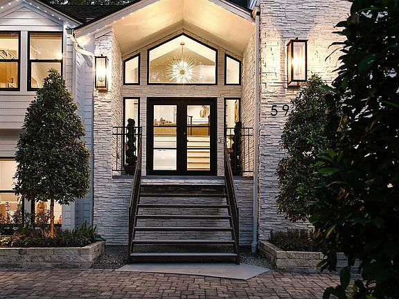 2nd image of 59 Huntsmans Horn Cir