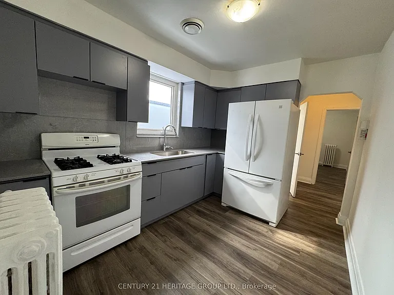 24 Hutton Ave — Photo 5