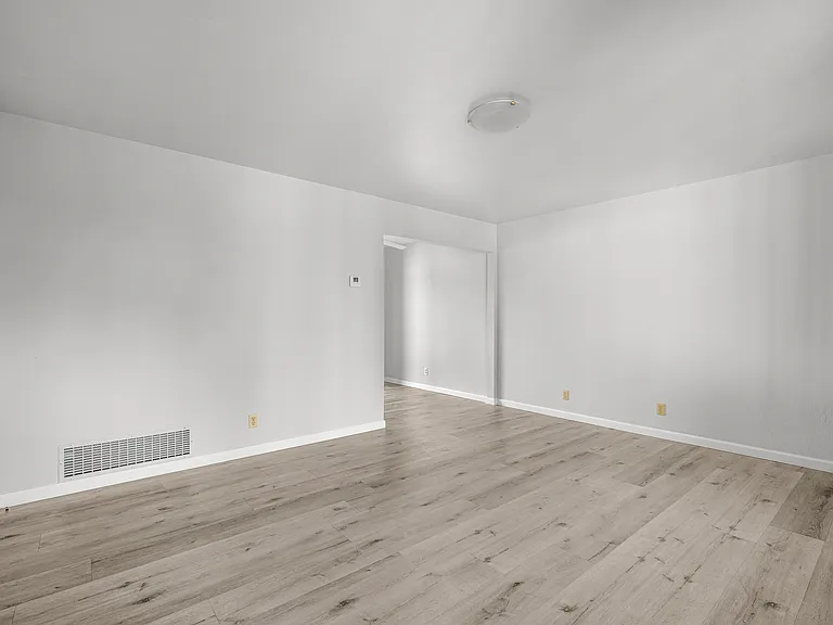 661 Harvard Ave — Photo 6