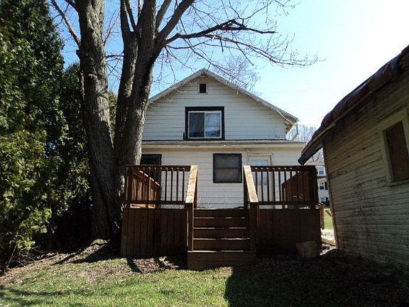 2nd image of 304 Wood St