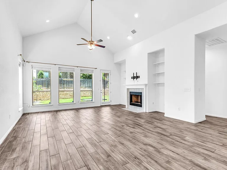 2907 Zelma Dr — Photo 10