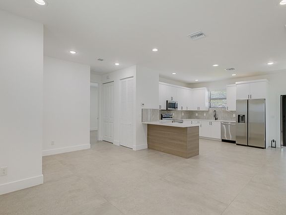 3rd image of 605 48th Street
