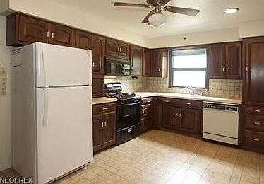5th image of 33208 Lake Shore Blvd
