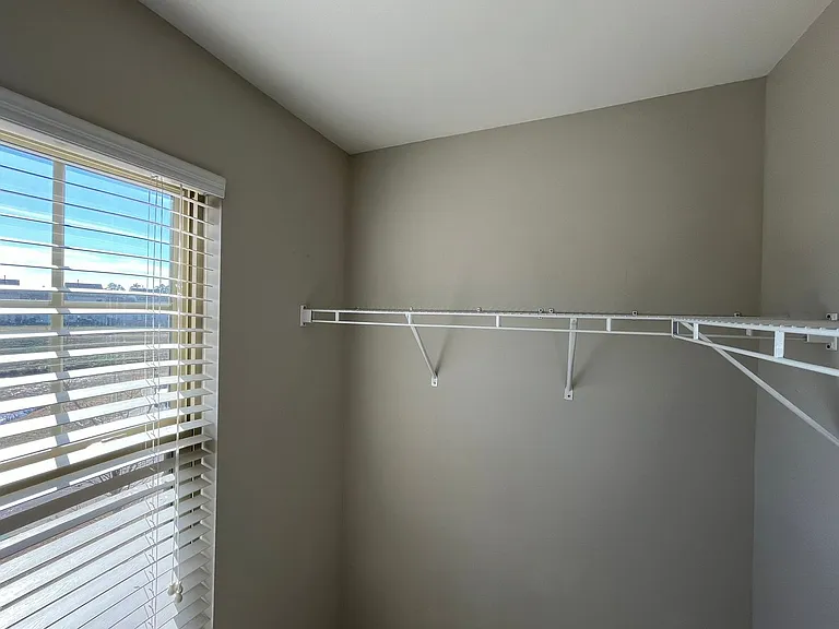 310 Princess Pl — Photo 23