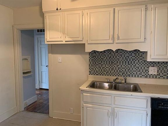 4th image of 3994 Philsdale Ave
