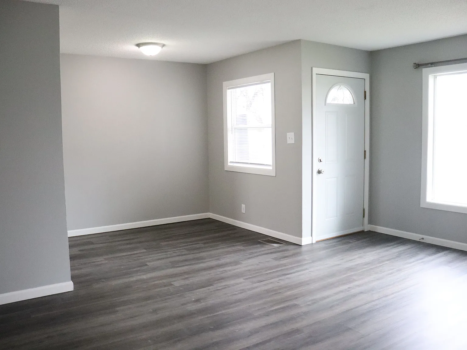 3 bed, 2.0 bath, 1604 sqft, $2,240 — Photo 1