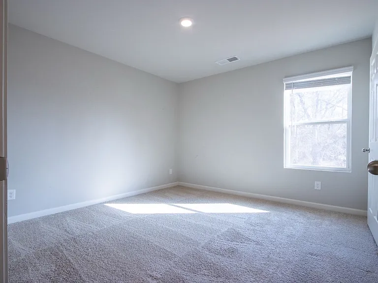 325 Park West Blvd — Photo 12