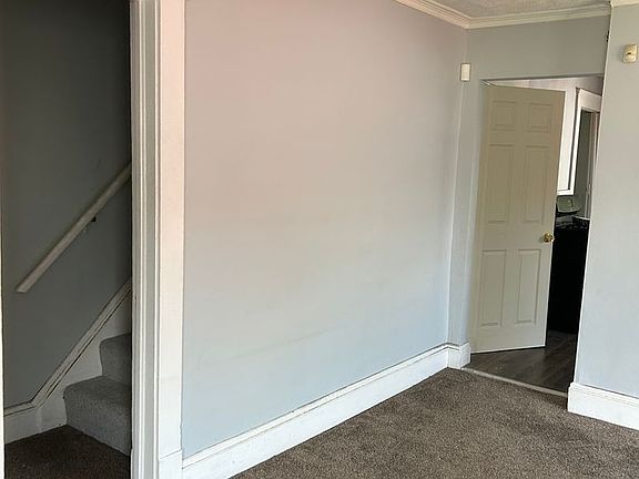 3rd image of 9505 Sladden Ave