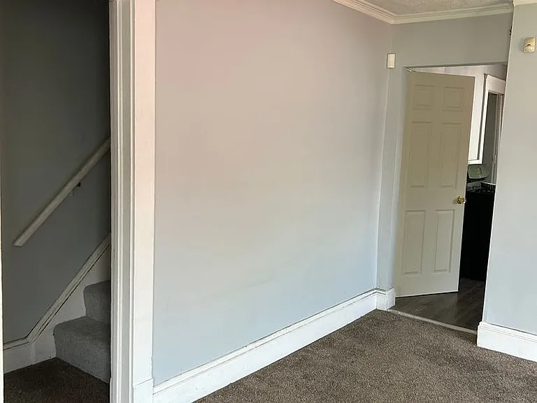 9505 Sladden Ave — Photo 3