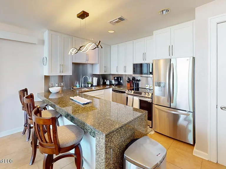 2060 Beach Blvd #1407 — Photo 8