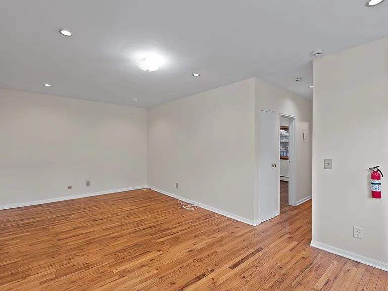 239 Crescent Ln #1 — Photo 7