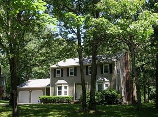 9 White Spruce Cir, Commack, NY 11725