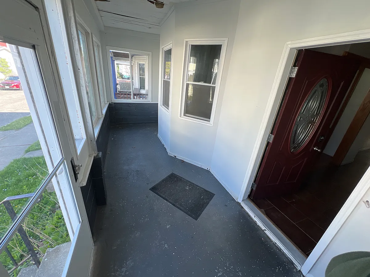 Building Photo - 12 Arcadia Ave #1