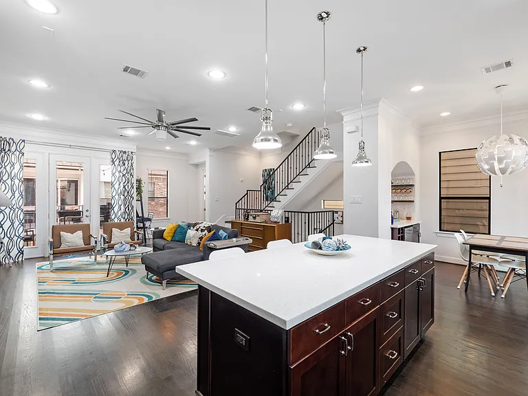 732 W 20th St #B — Photo 13