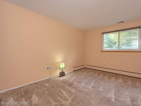 4th image of 2260 Benstein Rd