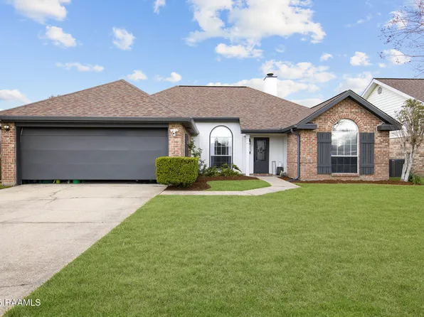 303 N Rushmore Ln, Youngsville, LA 70592