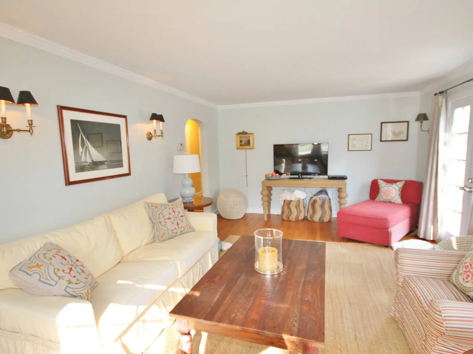 Southampton Village Beach House with Pool & Pool House — Photo 2