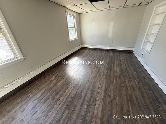 4th image of 31 Stillwater Ave APT 3