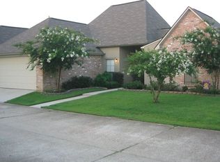 8551 E Cypress Point Ct, Baton Rouge, LA 70809