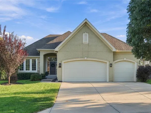 24111 W 121st St, Olathe, KS 66061
