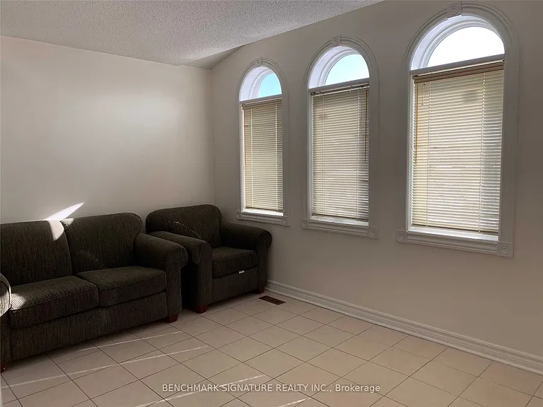102 Greensboro Dr — Photo 9