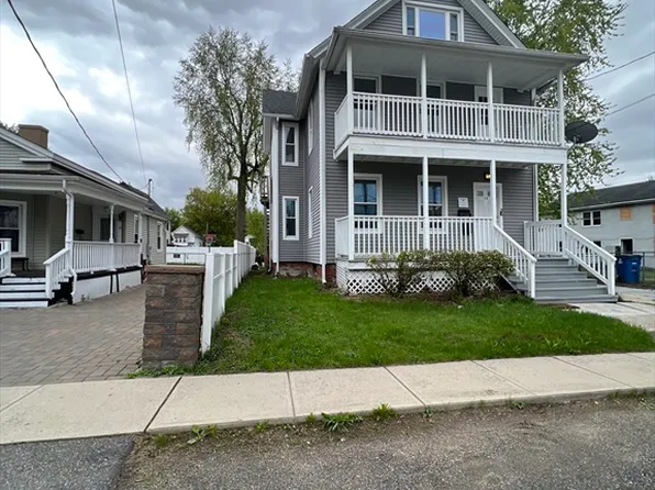 15 E School St, West Springfield, MA 01089