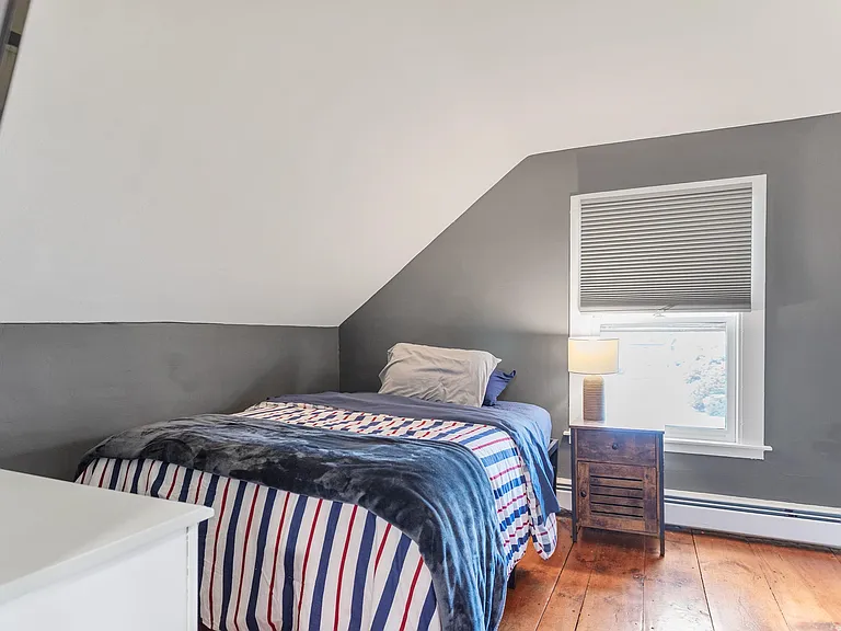 33 Exeter Rd — Photo 30