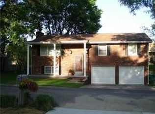 12 White Rock Dr, Hurricane, WV 25526